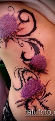 fotó egy bogáncs tetoválásról (jelentése) - egy példa egy érdekes tetoválási tervre - 029
