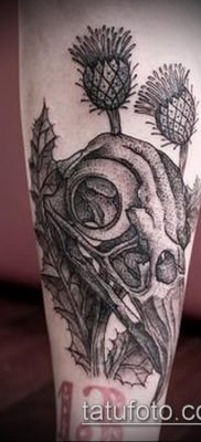 példa a bogáncs tetoválás - fotó