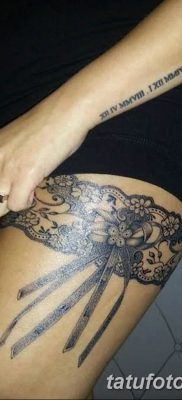 Fotó tetováló harisnyáról 2019.06.05. №053 - tetováló harisnyakötő -