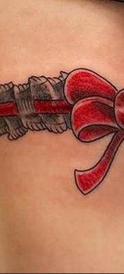 Fotó tetováló harisnyáról 2019.06.05 №074 - tetováló harisnyakötő -