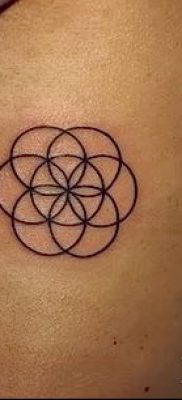 022. Tattoo Flower of Li fotó (jelentése)