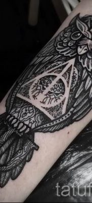 Снимка на татуировка на татуировка на дари на смърт за статия за значението на дизайна на татуировка - tatufoto.ru - 74