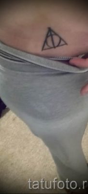 Снимка на татуировка на татуировка на дари на смърт за статия за значението на дизайна на татуировка - tatufoto.ru - 42