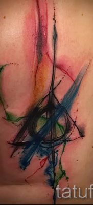 Снимка на татуировка на татуировка на дари на смърт за статия за значението на дизайна на татуировка - tatufoto.ru - 22