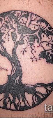 وشم شجرة مع جذور (معنى) - مثال على تصميم وشم مثير للاهتمام - 001