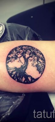 Татуировка дърво на живота снимка за статия за значението на татуировка 48