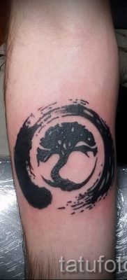 Татуировка дърво на живота снимка за статия за значението на татуировка 47