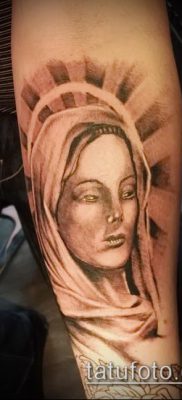 снимка на татуировка Дева Мария (стойност) - пример за интересна рисунка на татуировка - 083