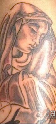 снимка на татуировка Дева Мария (значение) - пример за интересен дизайн на татуировка - 077