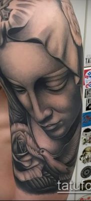 снимка на татуировка Дева Мария (значение) - пример за интересна рисунка на татуировка - 071