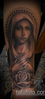 снимка на татуировка Дева Мария (стойност) - пример за интересна рисунка на татуировка - 063