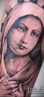 снимка на татуировка Дева Мария (значение) - пример за интересен дизайн на татуировка - 052
