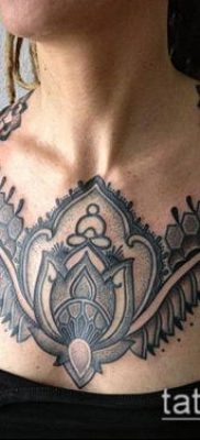 A dotwork tetoválás # 868 egy rajz klassz változata, amely sikeresen használható változtatásra és alkalmazásra, mint egy lábtetoválás a lábán