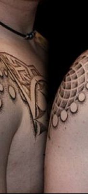 A pontmunka tetoválás # 621 egy rajz klassz változata, amely jól használható a pontmunka átalakítására és alkalmazására tetoválásként a karon