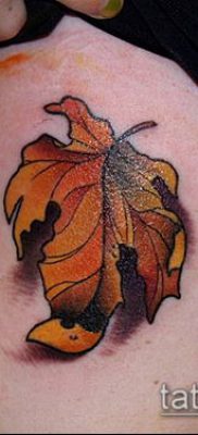 A tölgyfalevél tetoválás # 727 a tervezés méltó változata, amely könnyen használható a feldolgozáshoz és tetováláshoz tölgyfalevélként