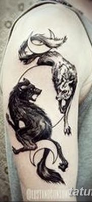 fotó két farkas tetoválásáról 2017.08.19. №009 - Két farkas tetoválása_