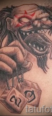 снимка пример за джокер татуировка с кубчета