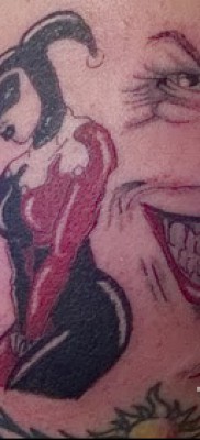 снимка пример татуировка жокер и момиче шут