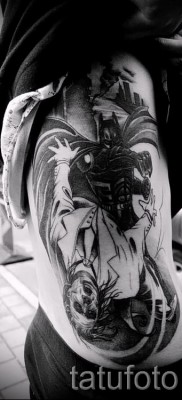 снимка пример татуировка жокер и батман - битка - татуировка отстрани
