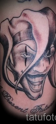 фото пример за татуировка на жокер в шапка с висулки