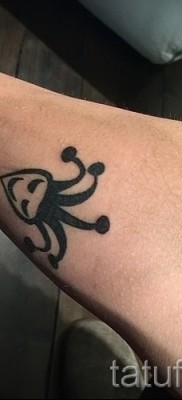 снимка пример за татуировка на жокер - символ на ръката - на предмишницата