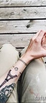 Fotó az Eiffel -torony tetoválásáról 2018.08.22. №065 - tetoválás Az Eiffel -torony -