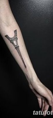 Fotó az Eiffel -torony tetoválásáról 2018.08.22. №046 - tetoválás Az Eiffel -torony -