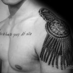 fotó az epaulet tetoválásról a vállon (vállpánt) 2019.12.12.