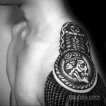 fotó epaulet tetoválásról a vállon (vállpánt) 2019.12.12. №058