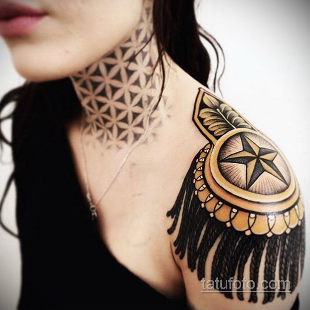 fotó az epaulet tetoválásról a vállon (vállpánt) 2019.12.12.