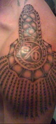 fotó epaulet tetoválásról a vállon (vállpánt) 2019.12.12.