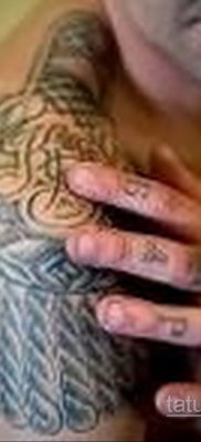 fotó az epaulet tetoválásról a vállon (vállpánt) 2019.12.12.