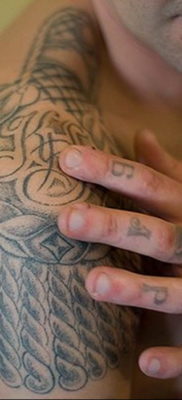 fotó az epaulet tetoválásról a vállon (vállpánt) 2019.12.12.