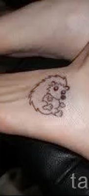 fotografija ježa tetovaža - primjeri za članak o značenju tetovaža jež - tatufoto.ru - 37