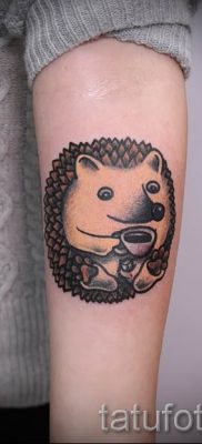 fotografija ježa tetovaža - primjeri za članak o značenju tetovaža jež - tatufoto.ru - 10