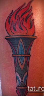 TATTOO TORCH №393 - ekskluzivna verzija slike, koja se može uspješno koristiti za izmjenu i tetoviranje baklje na lijevoj ruci