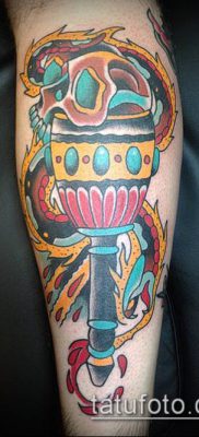 TATTOO TORCH №225 - ekskluzivna verzija slike, koja se može uspješno koristiti za reviziju i crtanje baklje u ruci kao tetovaža