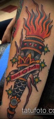 TATTOO TORCH №43 - cool verzija slike, koja se može uspješno upotrijebiti za doradu i nanošenje baklje kao tetovaže na nozi