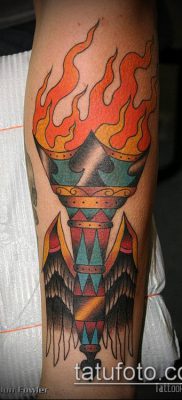 TORCH TATTOO No. 42 - ekskluzivna verzija uzorka koji se lako može koristiti za obradu i nanošenje baklje slobode kao tetovažu