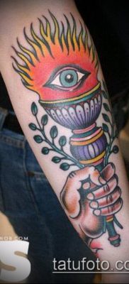 TORCH TATTOO No. 94 vrijedna je verzija uzorka koji se može uspješno koristiti za obradu i tetoviranje baklje s vrpcom