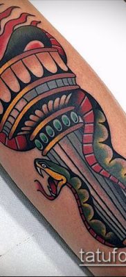 TORCH TATTOO # 531 - zanimljiva verzija uzorka koji se lako može koristiti za obradu i tetoviranje baklje bodljikavom žicom