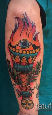 TORCH TATTOO # 314 zanimljiva je verzija uzorka koji se lako može koristiti za transformaciju i tetoviranje baklje s golubicom