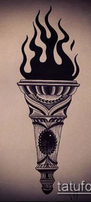 TATTOO TORCH №477 - ekskluzivna verzija slike koja se lako može koristiti za reviziju i crtanje baklje u bodljikavoj žici poput tetovaže
