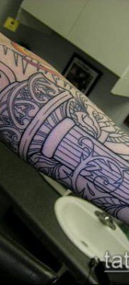 TORCH TATTOO No. 626 - ekskluzivna verzija uzorka koji se može uspješno koristiti za obradu i primjenu baklje i bodljikave žice kao tetovaže