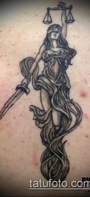 fotó Themis tetoválásról (jelentése) - példa egy érdekes tetoválási tervre - 063