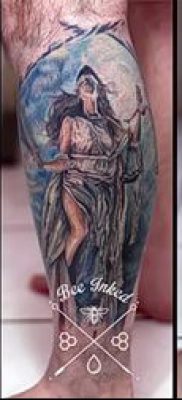 fotó Themis tetoválásról (jelentése) - egy példa egy érdekes tetoválási tervre - 060