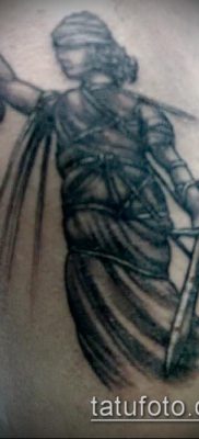 fotó Themis tetoválásról (jelentése) - egy példa egy érdekes tetoválási tervre - 054