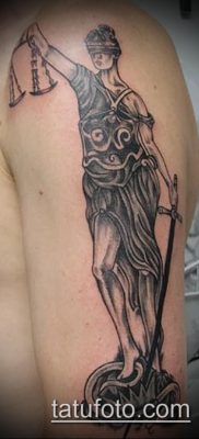 fotó Themis tetoválásról (jelentése) - egy példa egy érdekes tetoválási tervre - 051