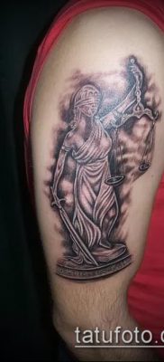 fotó Themis tetoválásról (jelentése) - egy példa egy érdekes tetoválási tervre - 045