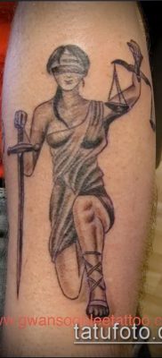 fotó Themis tetoválásról (jelentése) - egy példa egy érdekes tetoválási tervre - 037